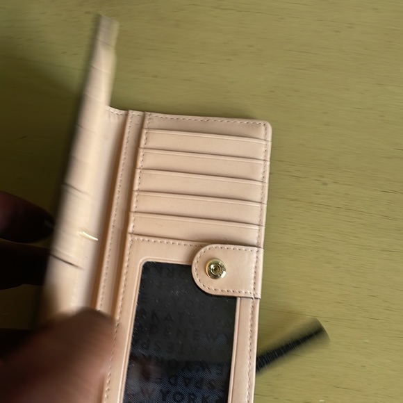 Kate Spade wallet - Picture 4 of 8